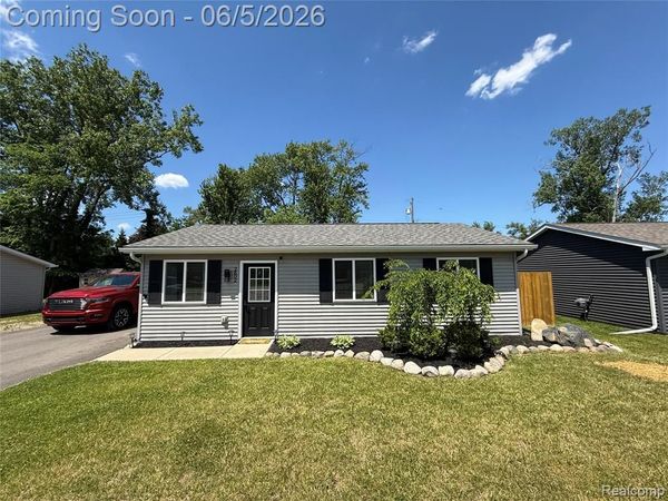 2602 Pontiac Lake Road, Waterford Twp, MI 48328