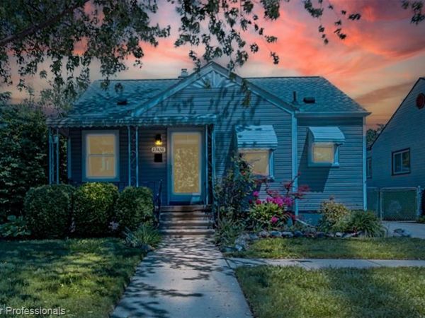 23836 Rosalind Avenue, Eastpointe, MI 48021