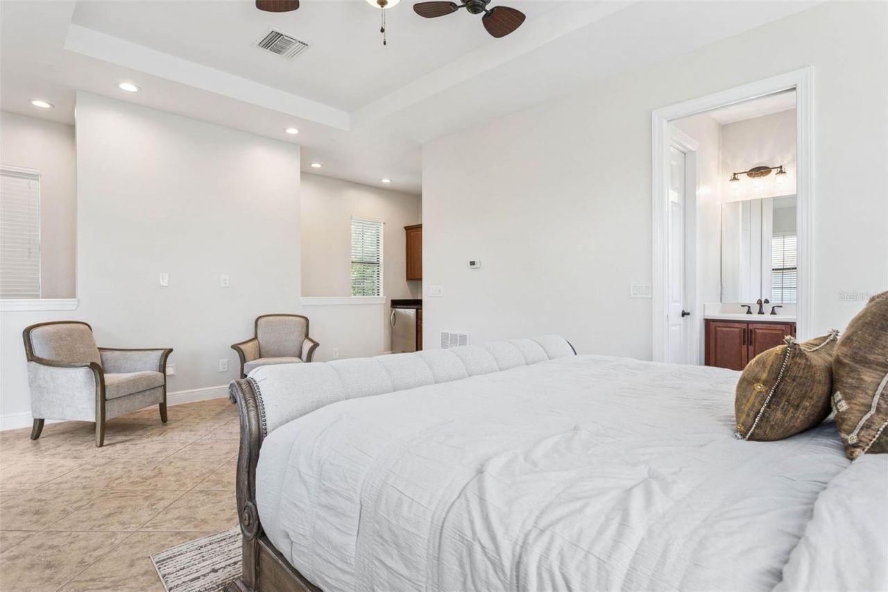 6149 Yeats Manor Drive, Tampa, FL 33616 Photo