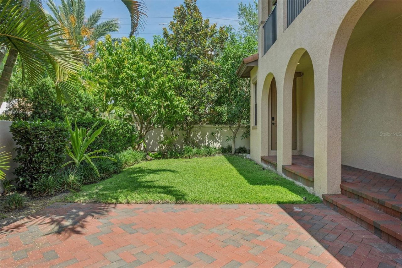 6149 Yeats Manor Drive, Tampa, FL 33616 Photo