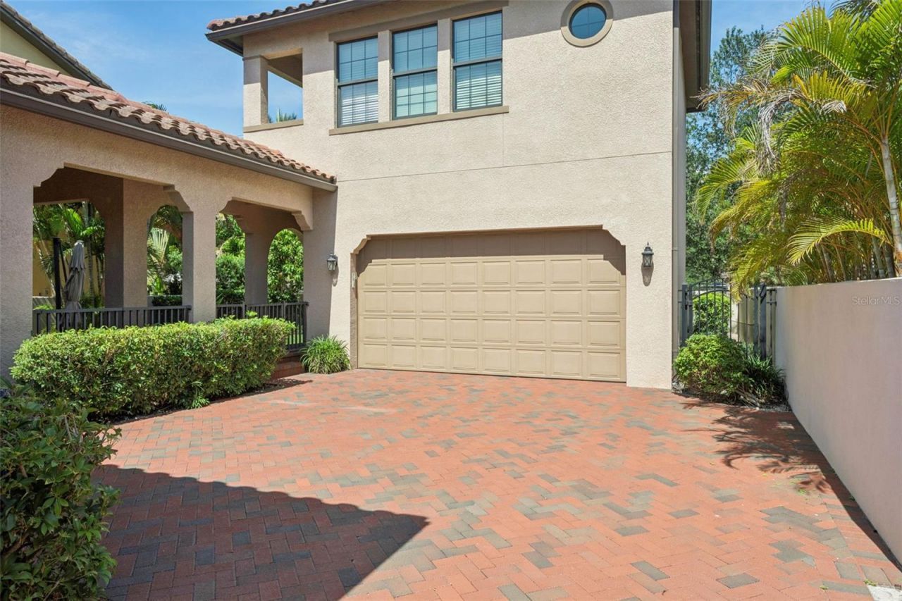 6149 Yeats Manor Drive, Tampa, FL 33616 Photo