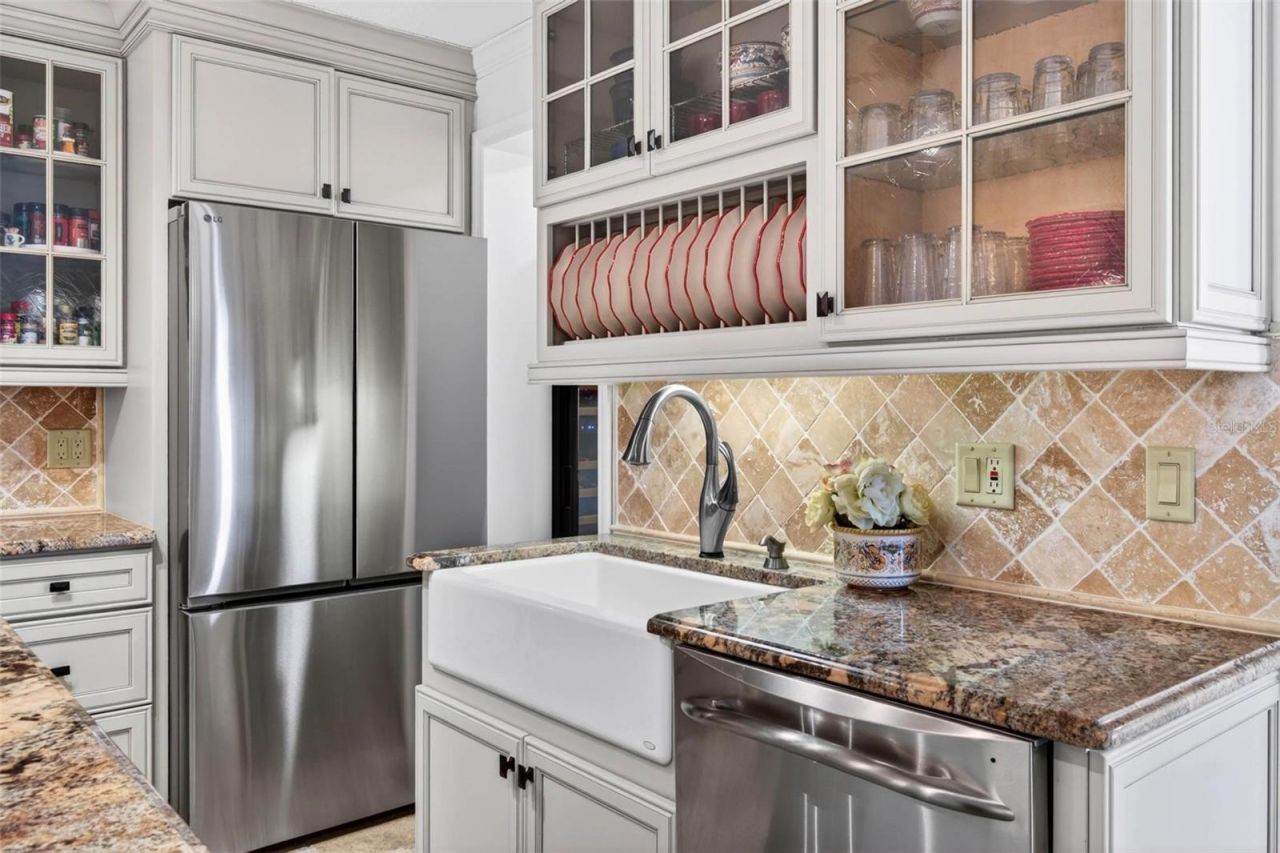 1065 Eden Isle Boulevard Ne, Unit 2, Saint Petersburg, FL 33704 Photo