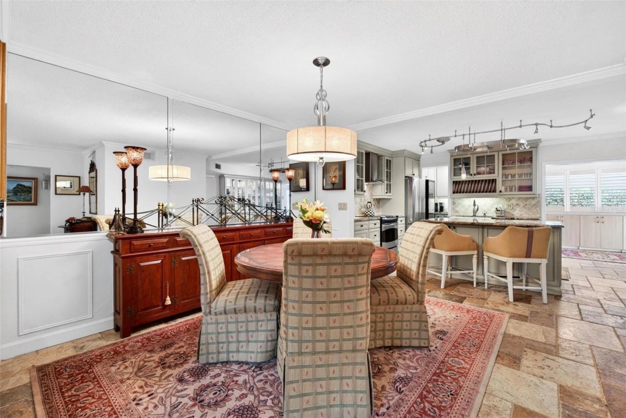 1065 Eden Isle Boulevard Ne, Unit 2, Saint Petersburg, FL 33704 Photo