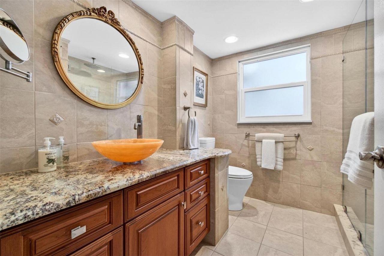 1065 Eden Isle Boulevard Ne, Unit 2, Saint Petersburg, FL 33704 Photo