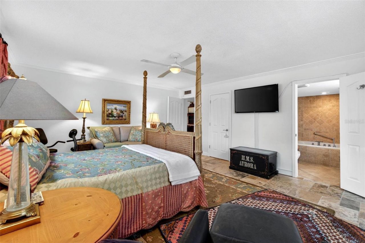 1065 Eden Isle Boulevard Ne, Unit 2, Saint Petersburg, FL 33704 Photo