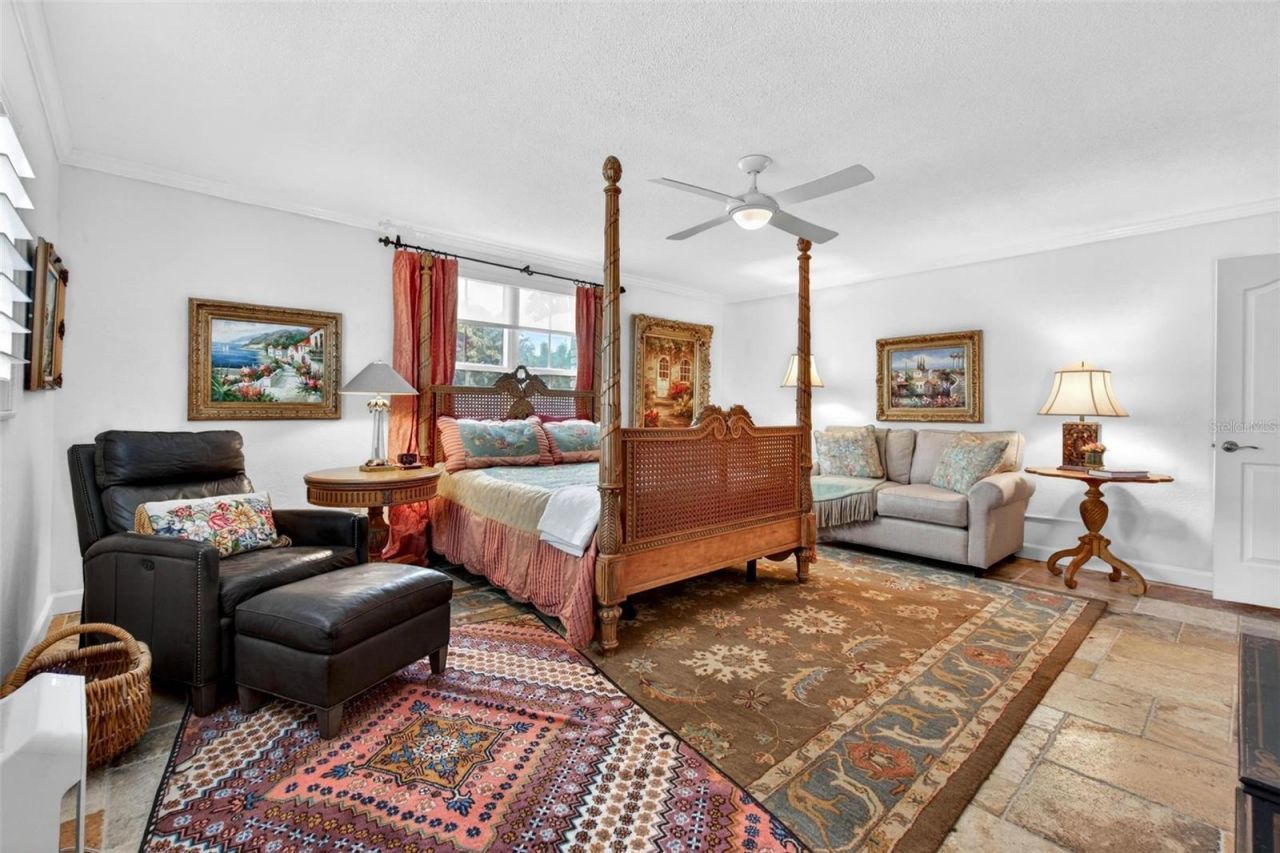 1065 Eden Isle Boulevard Ne, Unit 2, Saint Petersburg, FL 33704 Photo