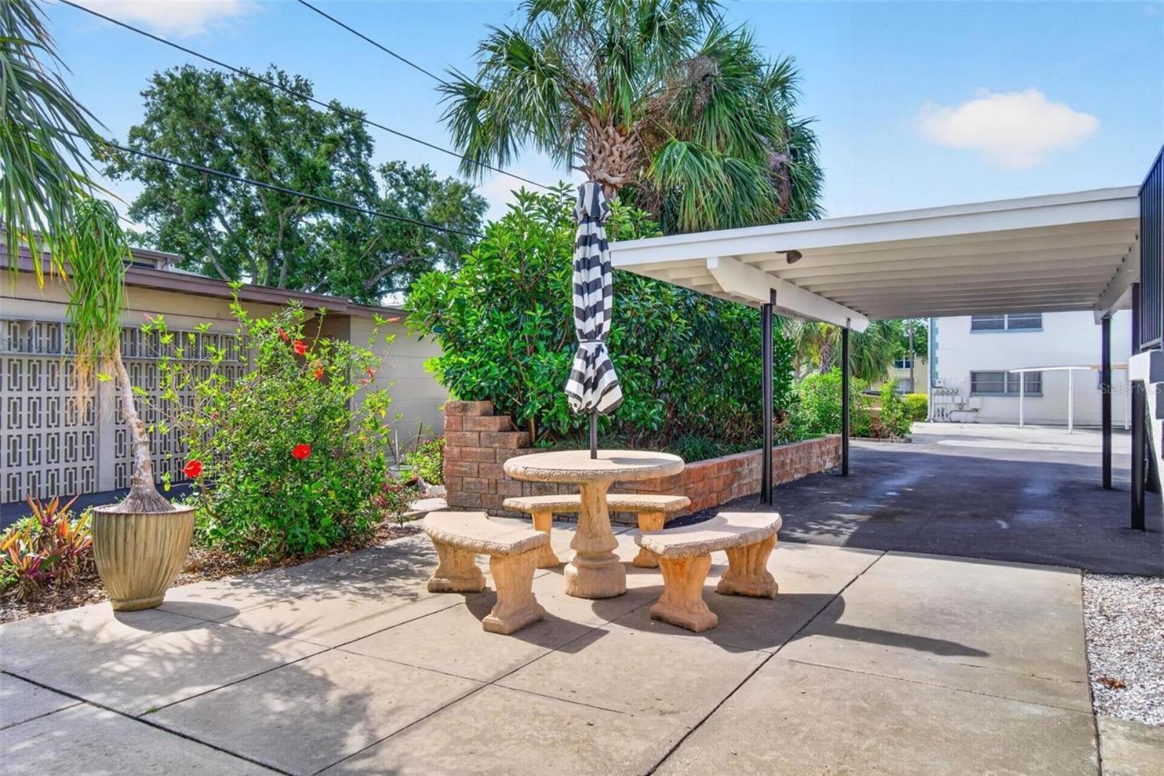 1065 Eden Isle Boulevard Ne, Unit 2, Saint Petersburg, FL 33704 Photo