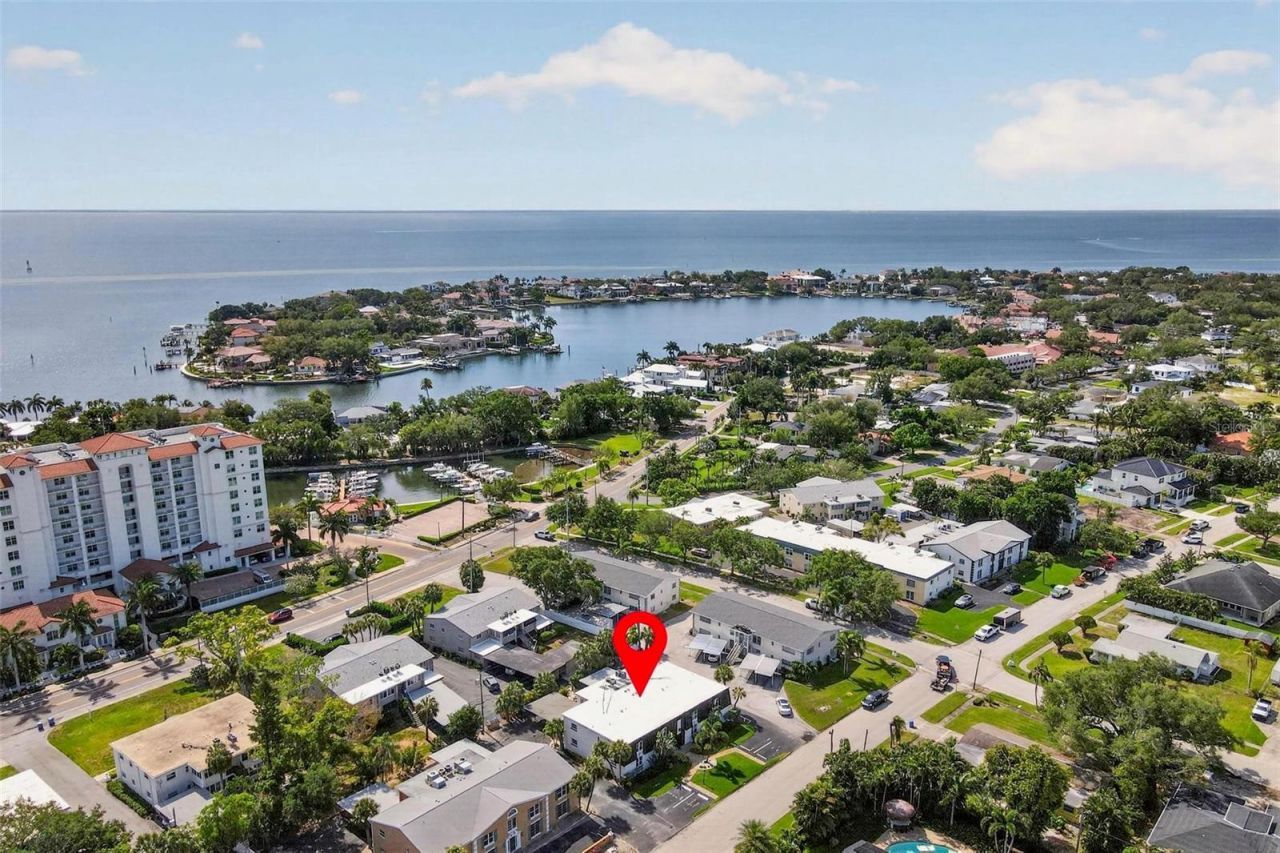 1065 Eden Isle Boulevard Ne, Unit 2, Saint Petersburg, FL 33704 Photo