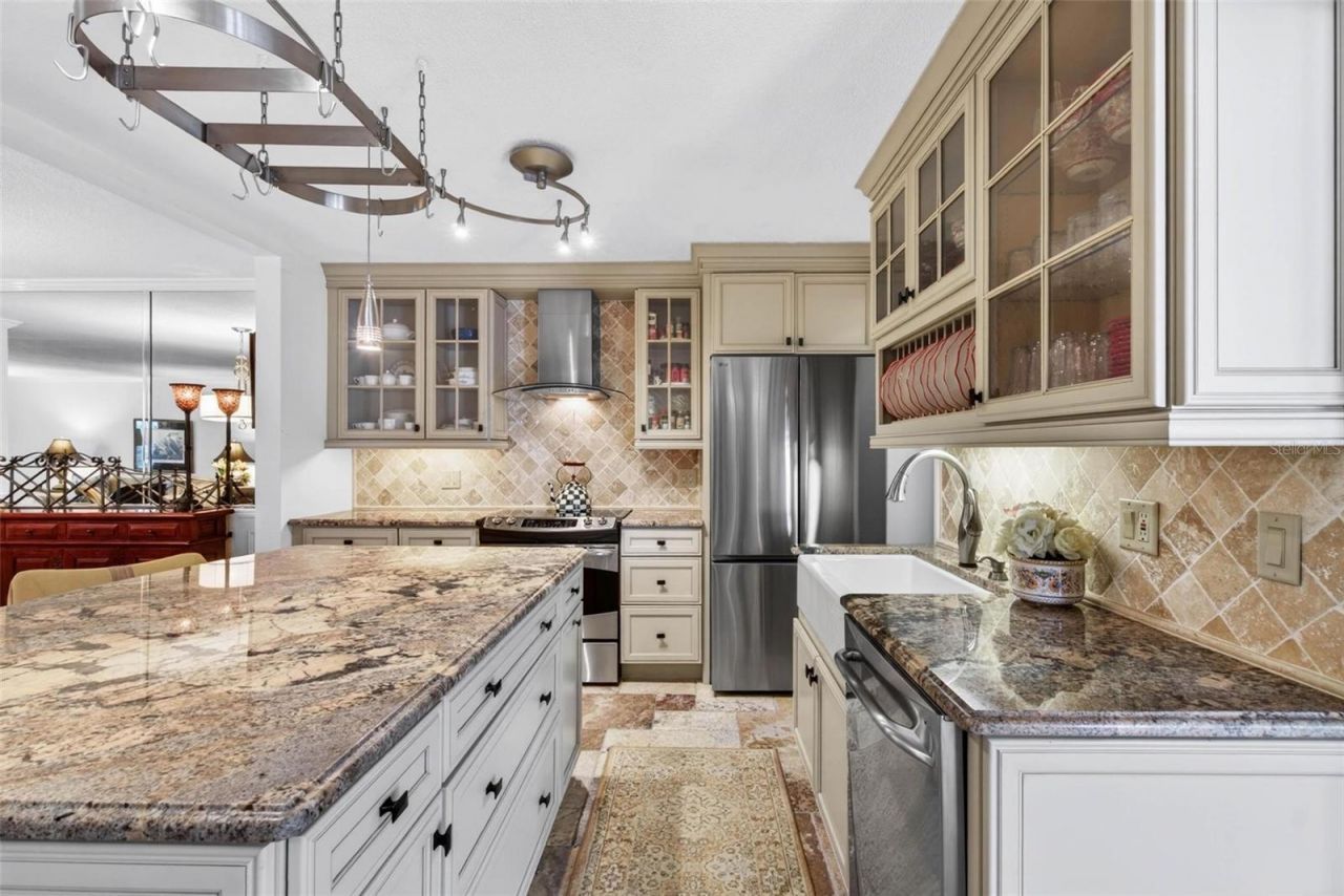 1065 Eden Isle Boulevard Ne, Unit 2, Saint Petersburg, FL 33704 Photo