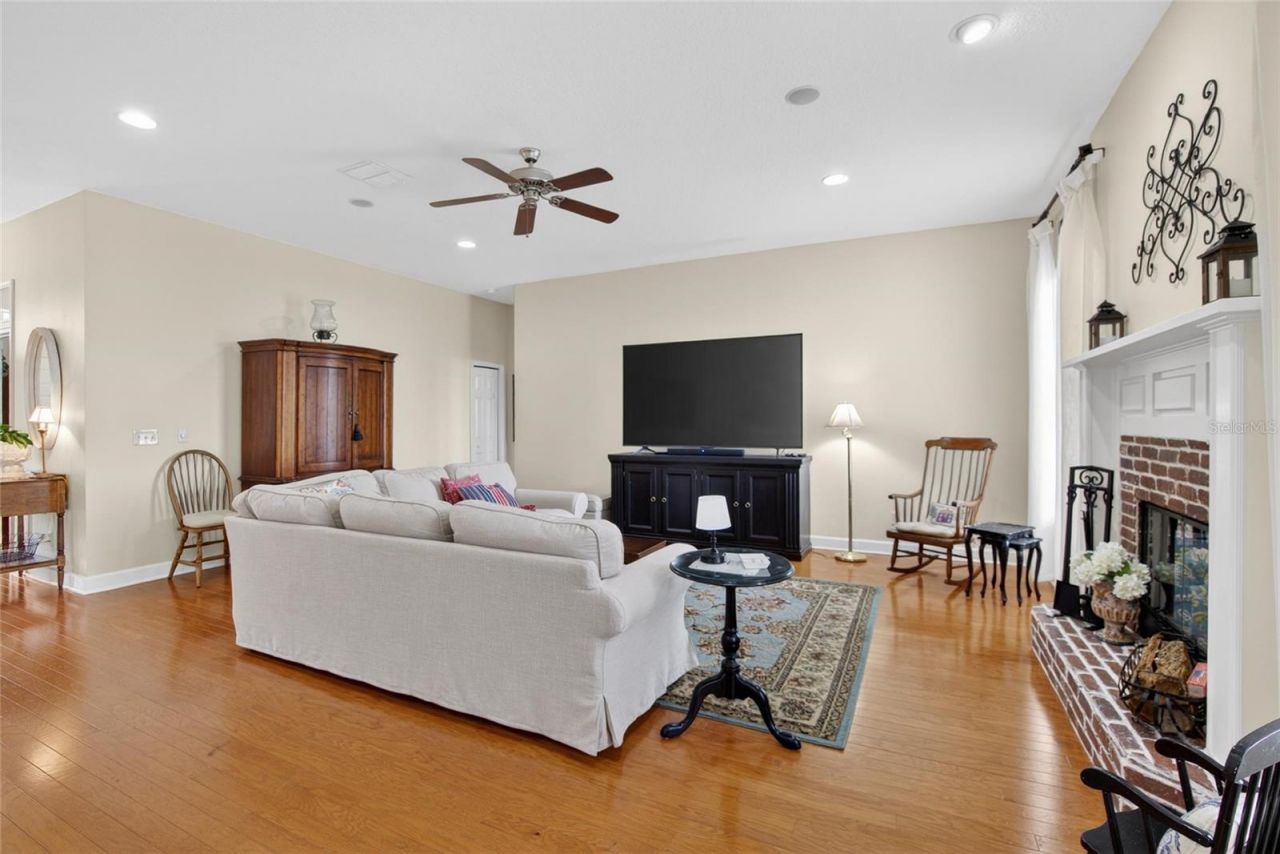 18622 Dorman Road , Lithia, FL 33547 Photo