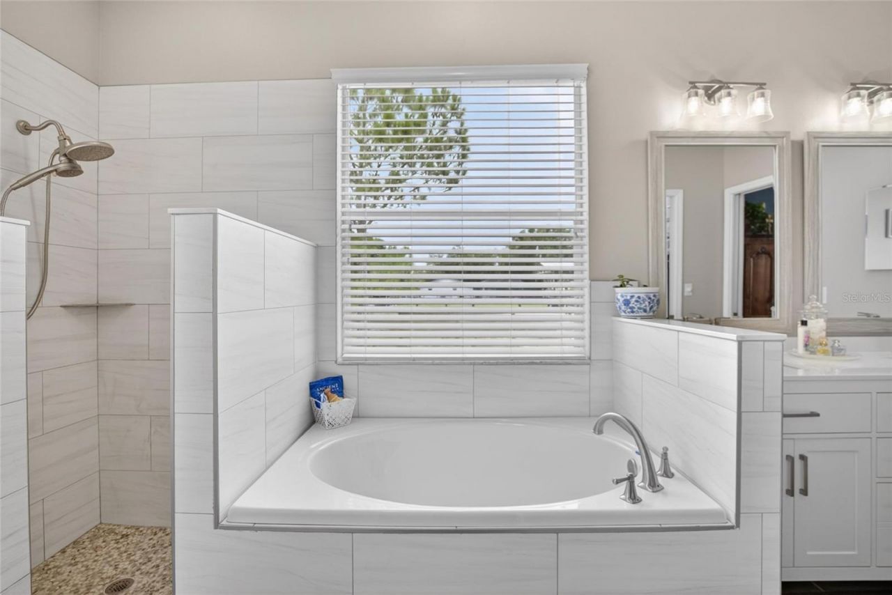 18622 Dorman Road , Lithia, FL 33547 Photo