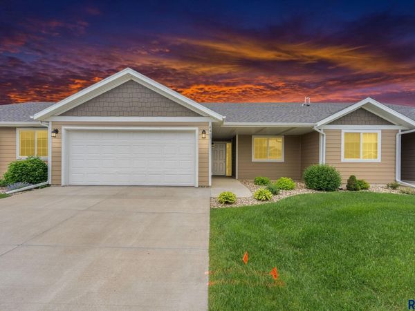 6403 W Maxwell Pl, Sioux Falls, SD 57107