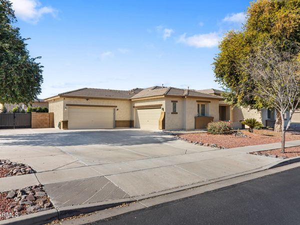 5634 N 82ND Avenue, Glendale, AZ 85303