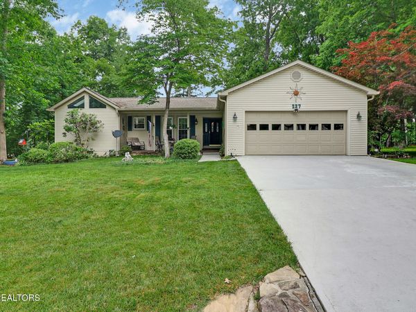 227 Lakeview Drive, Crossville, TN 38558