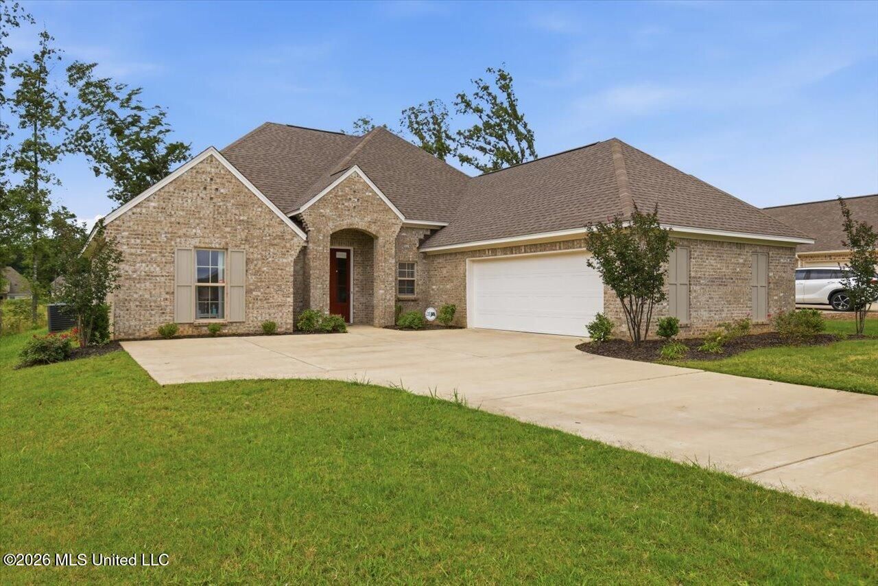 124 Autumn Drive, Madison, MS 39110 Main Photo
