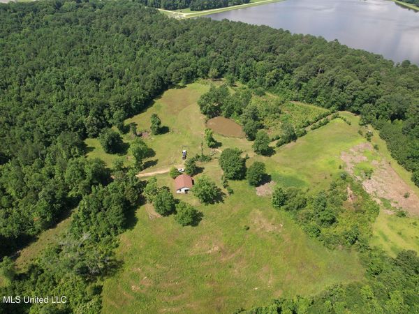 91 Levester Smith Lane, Silver Creek, MS 39663