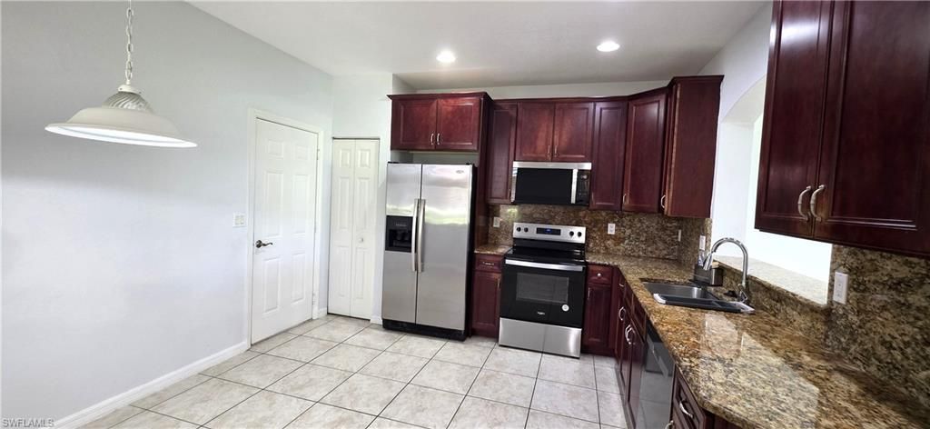 3345 Dandolo Cir, Cape Coral, FL 33909 Photo