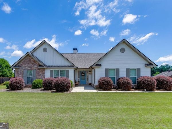 818 Bradmore Court, Hoschton, GA 30548