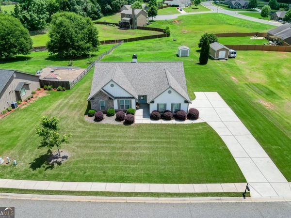 818 Bradmore Court, Hoschton, GA 30548