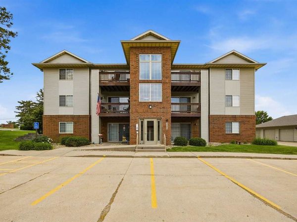 3000 Wilson Ave SW #3, Cedar Rapids, IA 52404