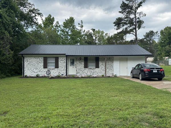269 W Valley Dr., Pontotoc, MS 38863