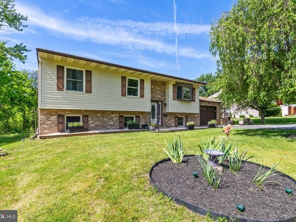 228 WOODS DRIVE , MECHANICSBURG, PA 17050