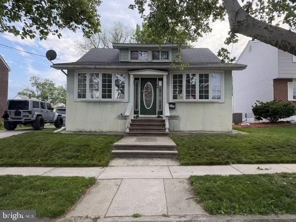 1749 W RIVER DRIVE, PENNSAUKEN, NJ 08110