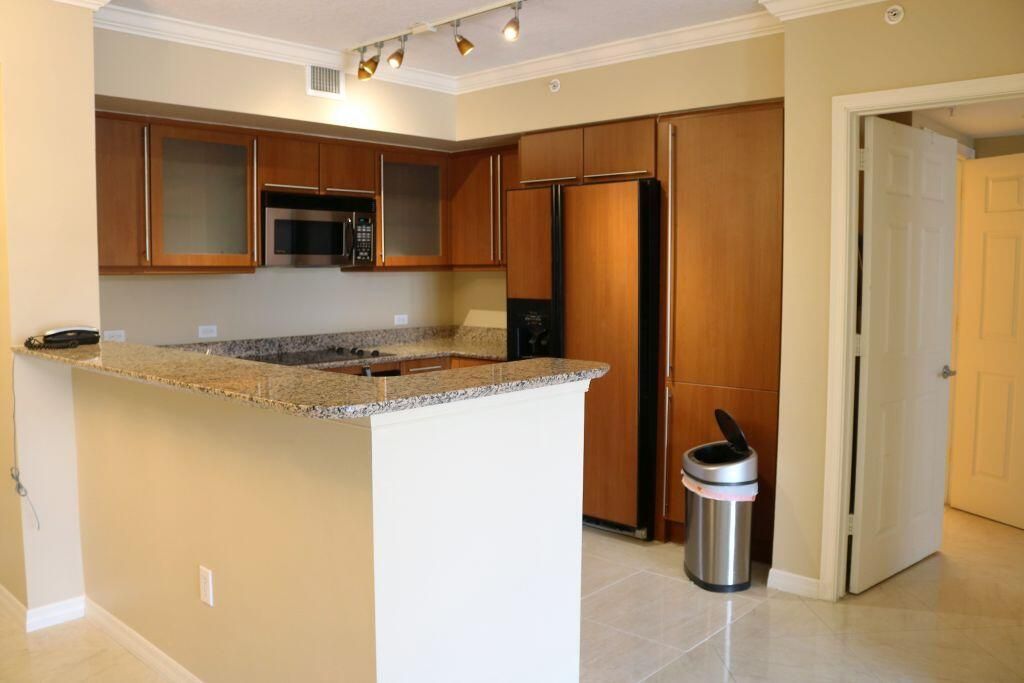 2080 S Ocean Drive, Unit 703, Hallandale Beach, FL 33009 Photo