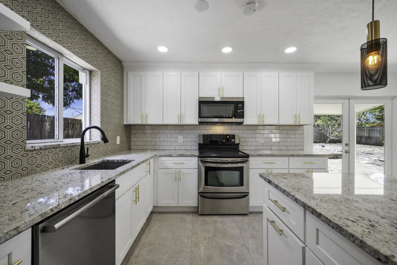 2100 N Seacrest Boulevard, Boynton Beach, FL 33435 Photo