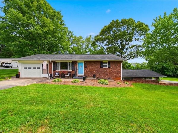 141 Marview Drive , Boonville, NC 27011