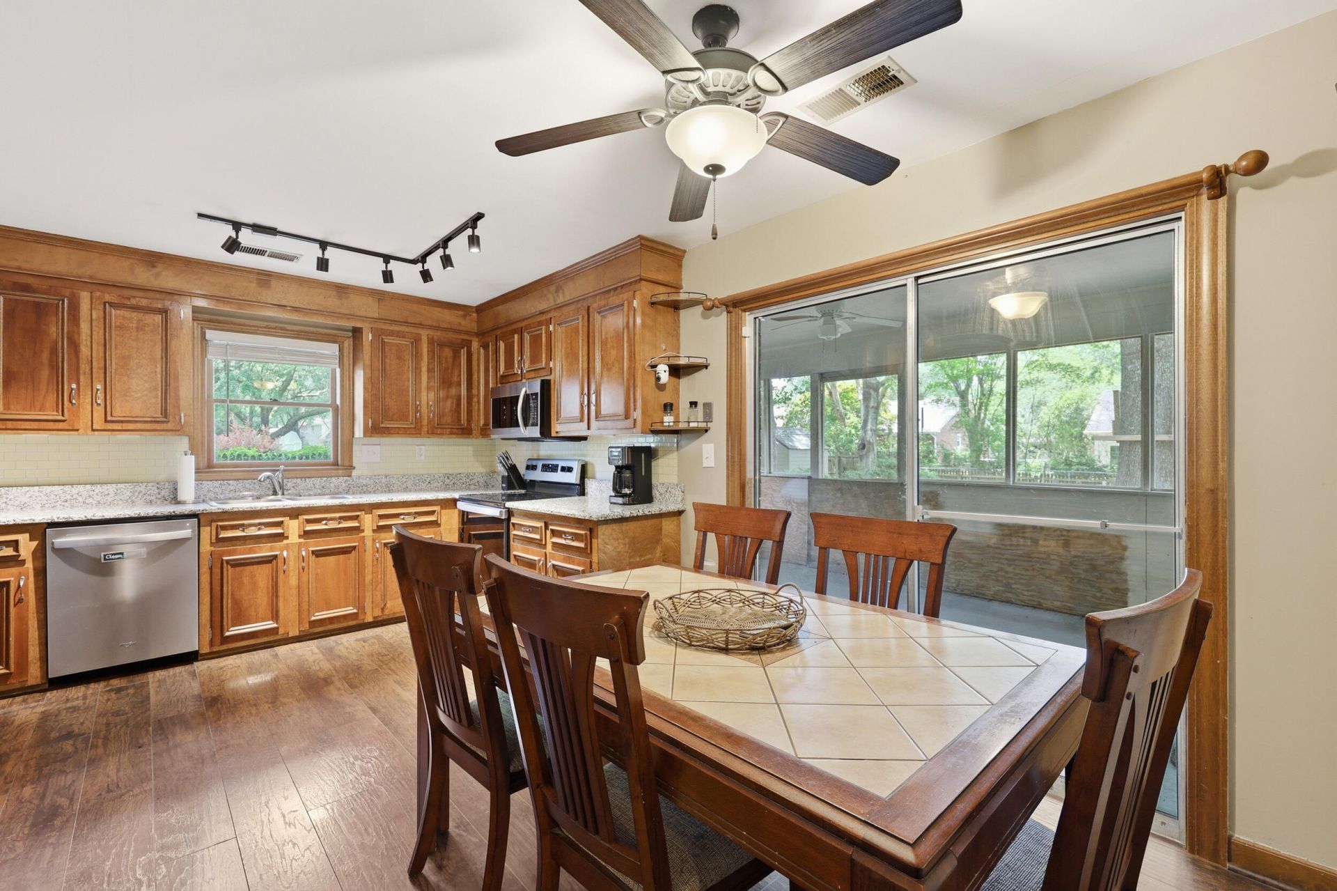 106 Boone Drive Photo 6