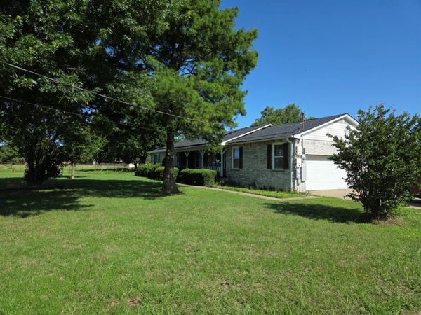27513 State Highway 56, Whitesboro, TX 76273
