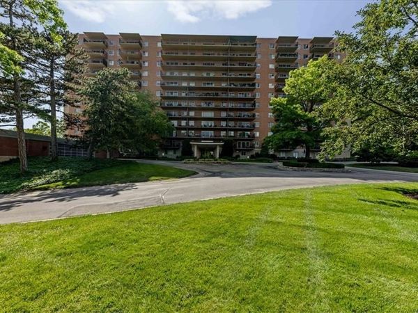 4550 Warwick Boulevard, Unit 213, Kansas City, MO 64111