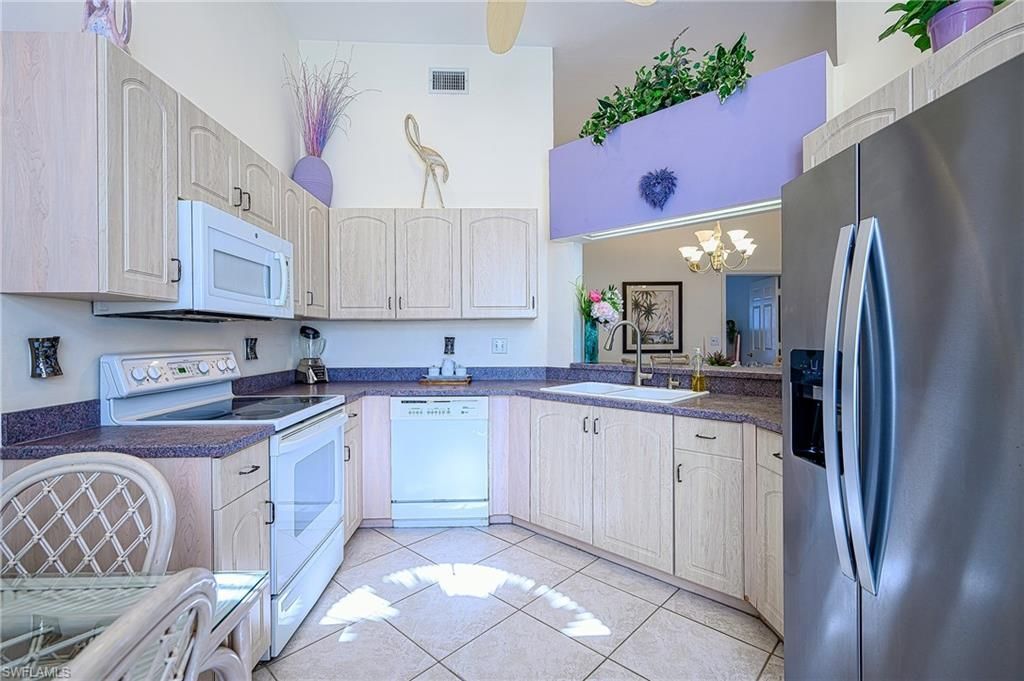 613 Beachwalk Cir, Unit J, Naples, FL 34108 Photo