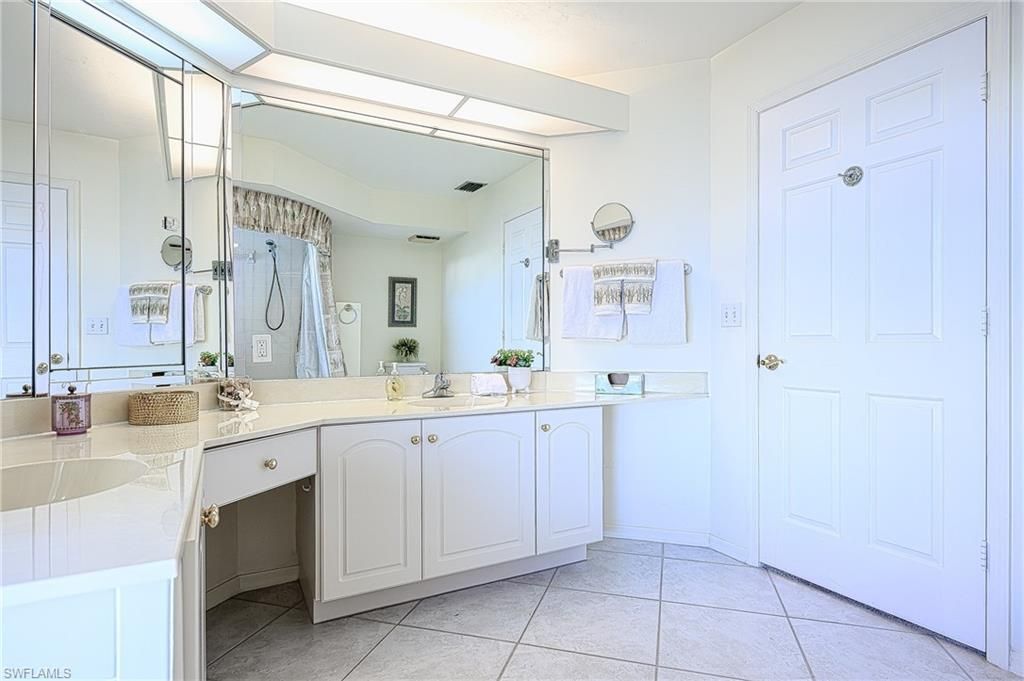 613 Beachwalk Cir, Unit J, Naples, FL 34108 Photo