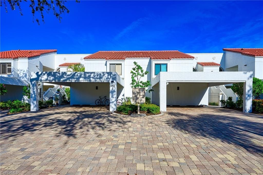 613 Beachwalk Cir, Unit J, Naples, FL 34108 Photo