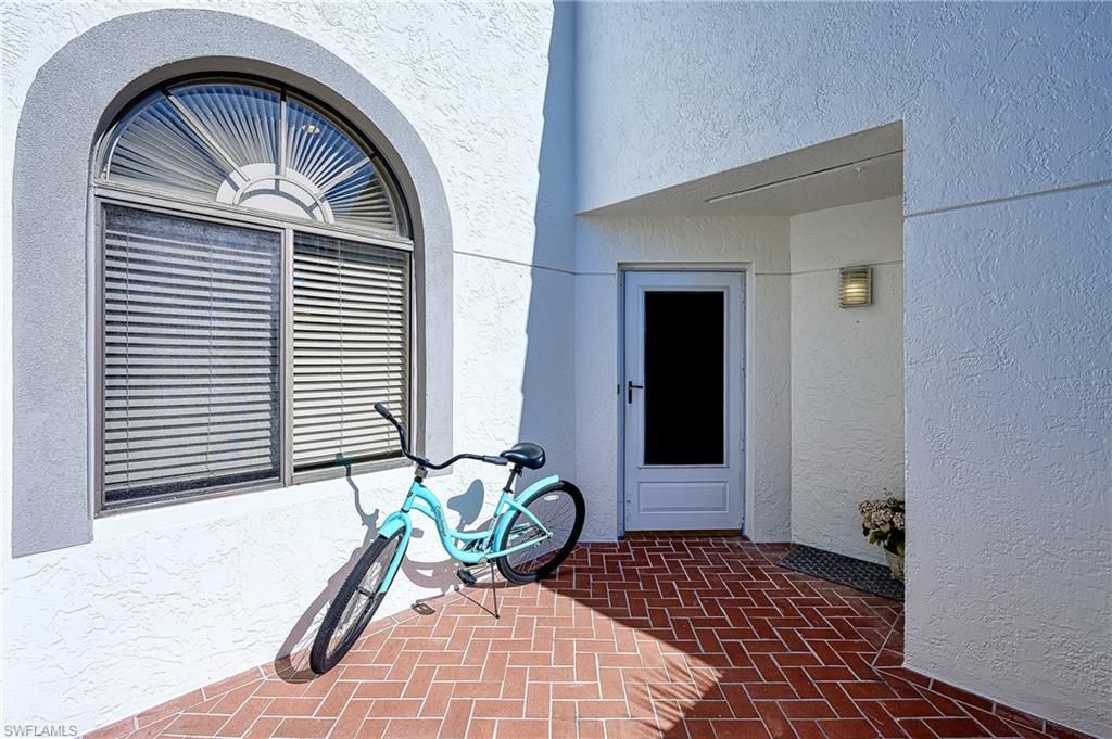 613 Beachwalk Cir, Unit J, Naples, FL 34108 Photo