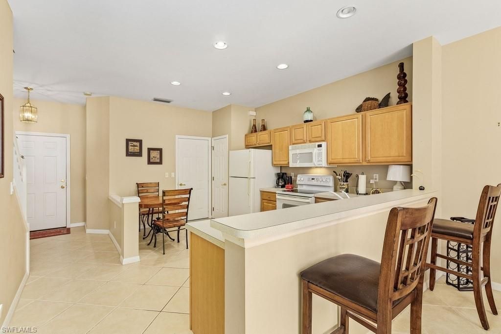 8381 Village Edge Cir , Unit 3, Fort Myers, FL 33919 Photo