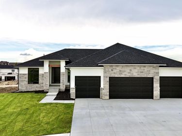 6517 S 214th Street, Elkhorn, NE 68022