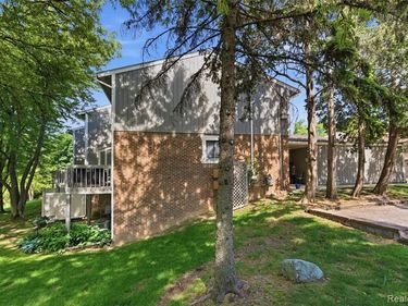 868 Yorktown Court, Northville, MI 48167