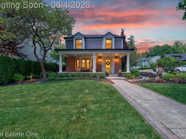 810 Harmon Street , Birmingham, MI 48009