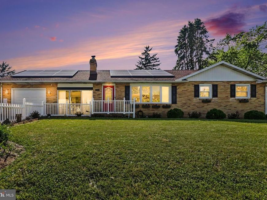 1918 Douglas Dr, Carlisle, PA 17013 Main Photo