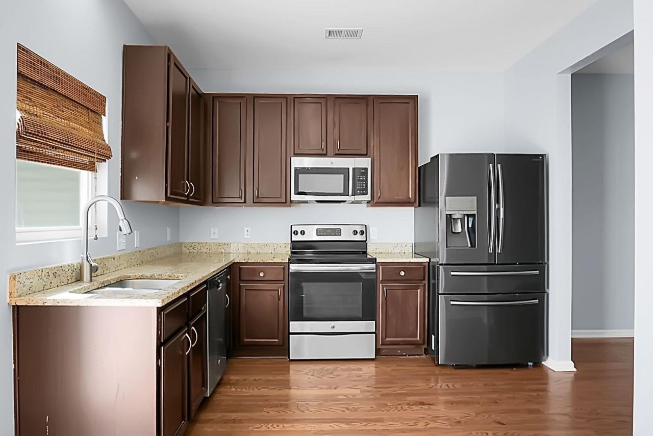 9155 Parlor Drive Photo 6