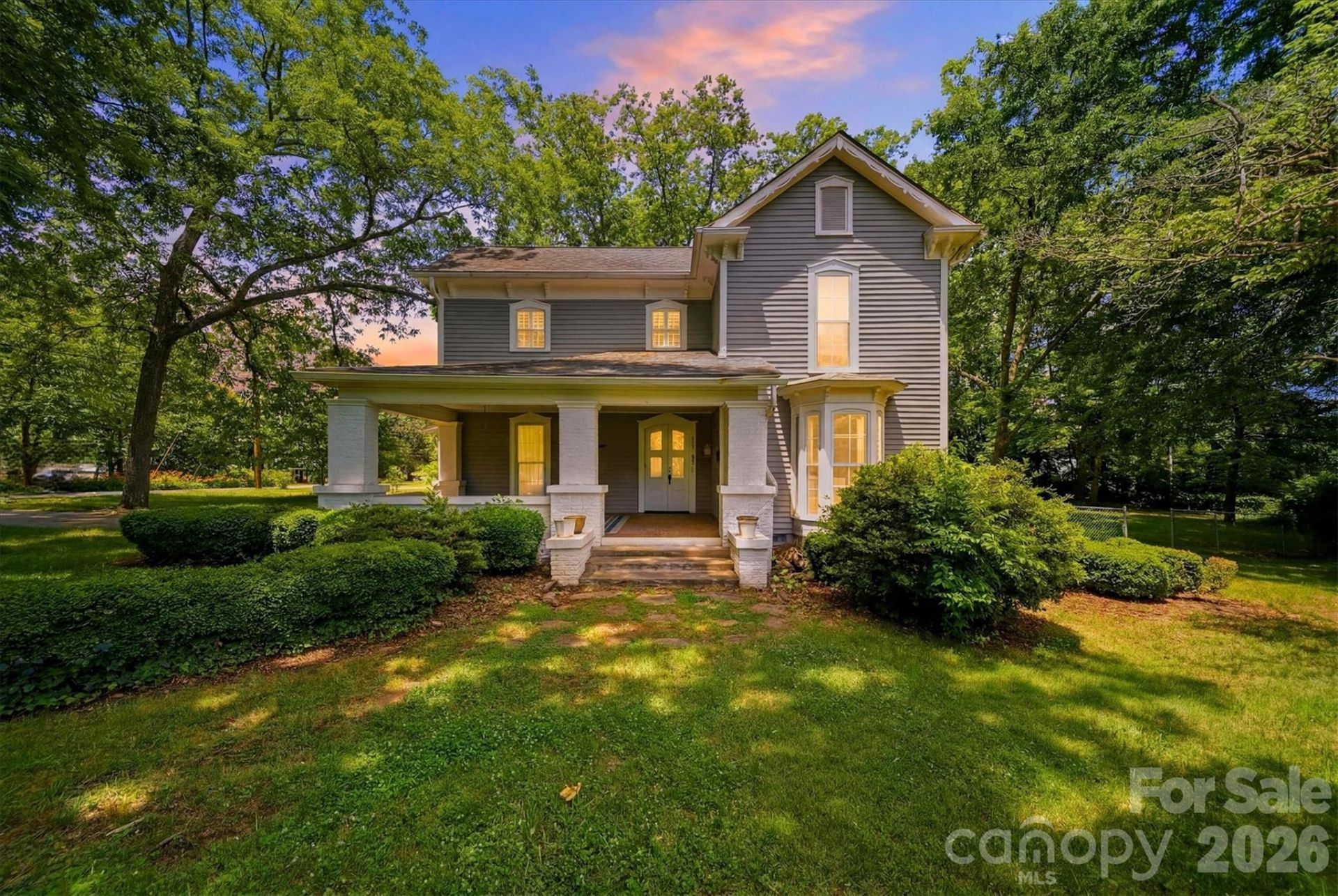 902 N Ashe Avenue, Newton, NC 28658 Main Photo