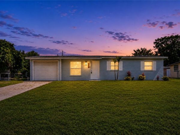 2444 3rd Street SW, Vero Beach, FL 32962