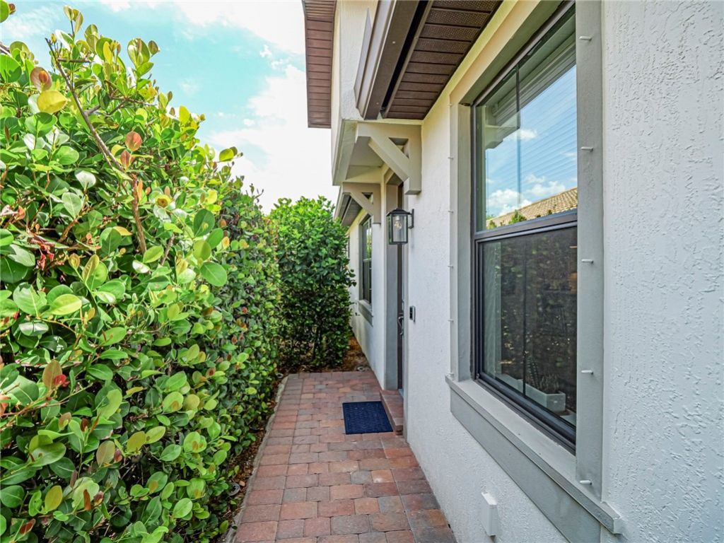 4448 Beauty Leaf Circle, Vero Beach, FL 32967 Photo