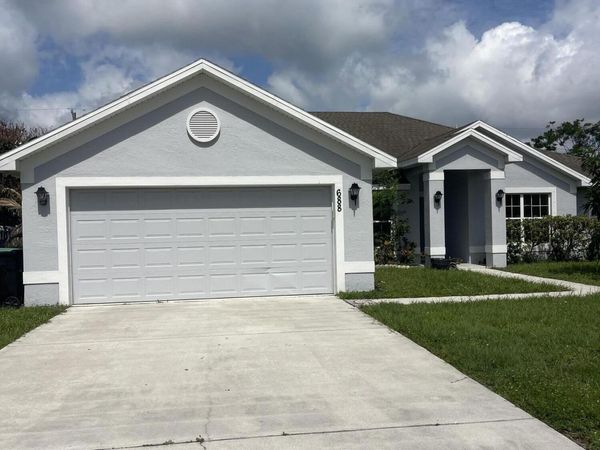 688 SW Heather Street, Port St. Lucie, FL 34983