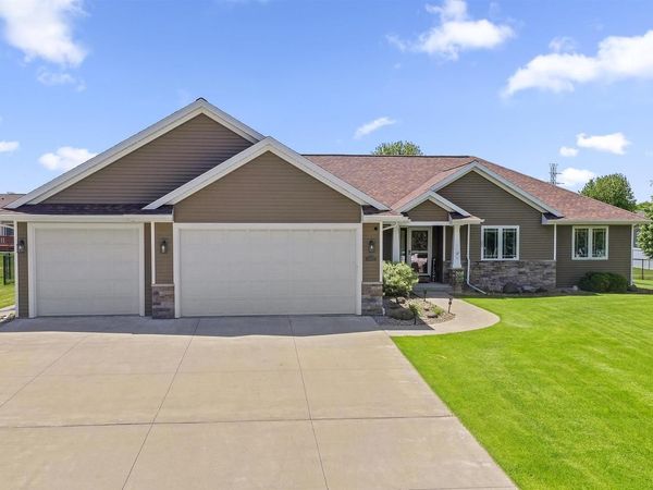 N1903 SWANEE CIRCLE, Greenville, WI 54942