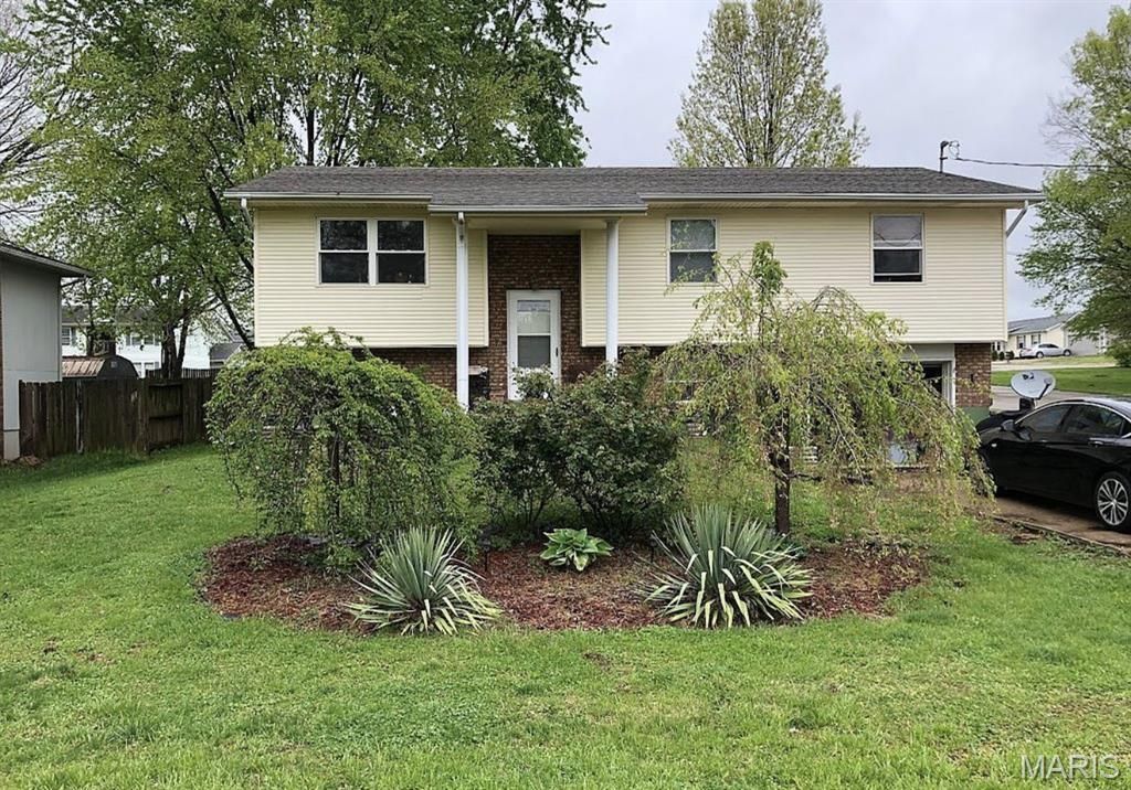 1307 E Chestnut Street , Desloge, MO 63601 Main Photo