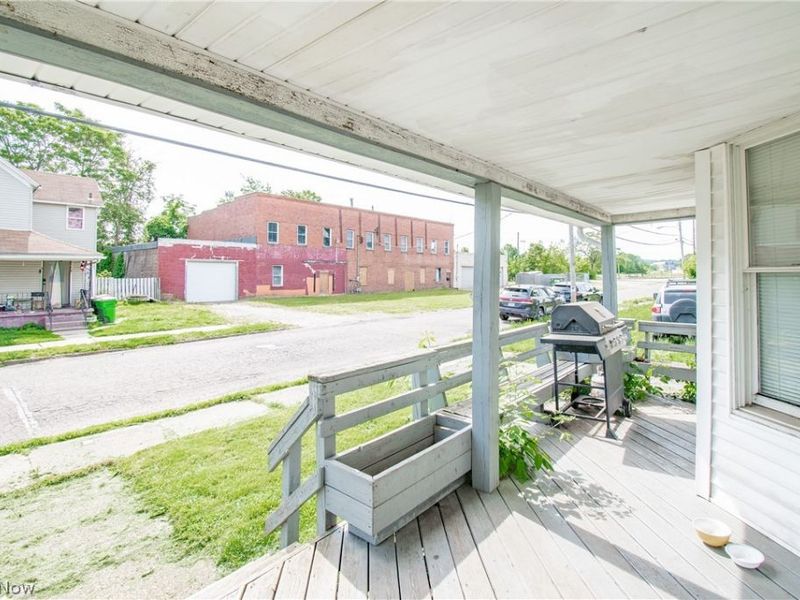 126 14th Street NW, Barberton, OH 44203 Photo 3
